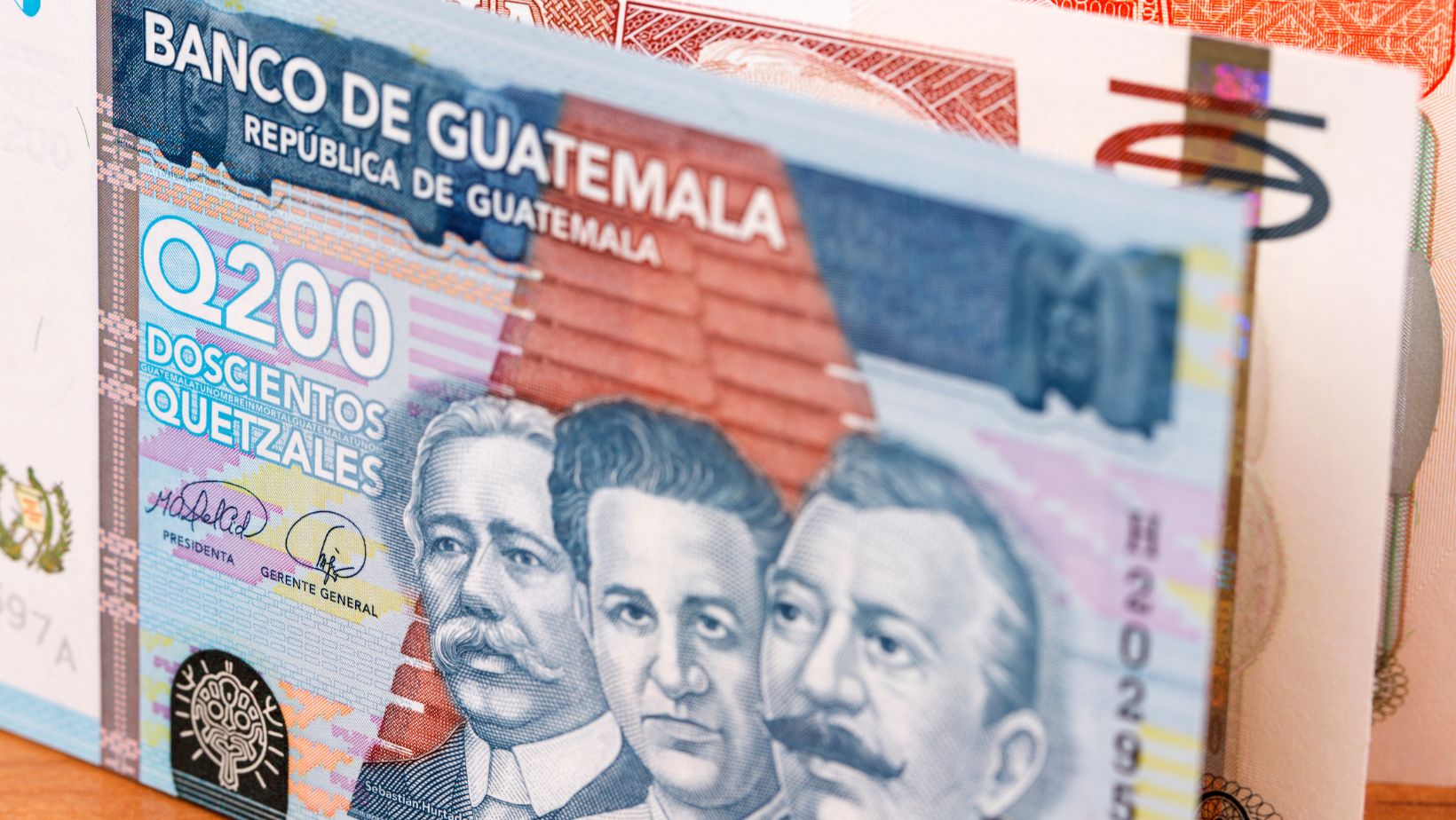 a como esta el dolar en guatemala