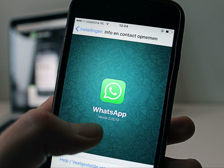 whatsapp for traveling overseas