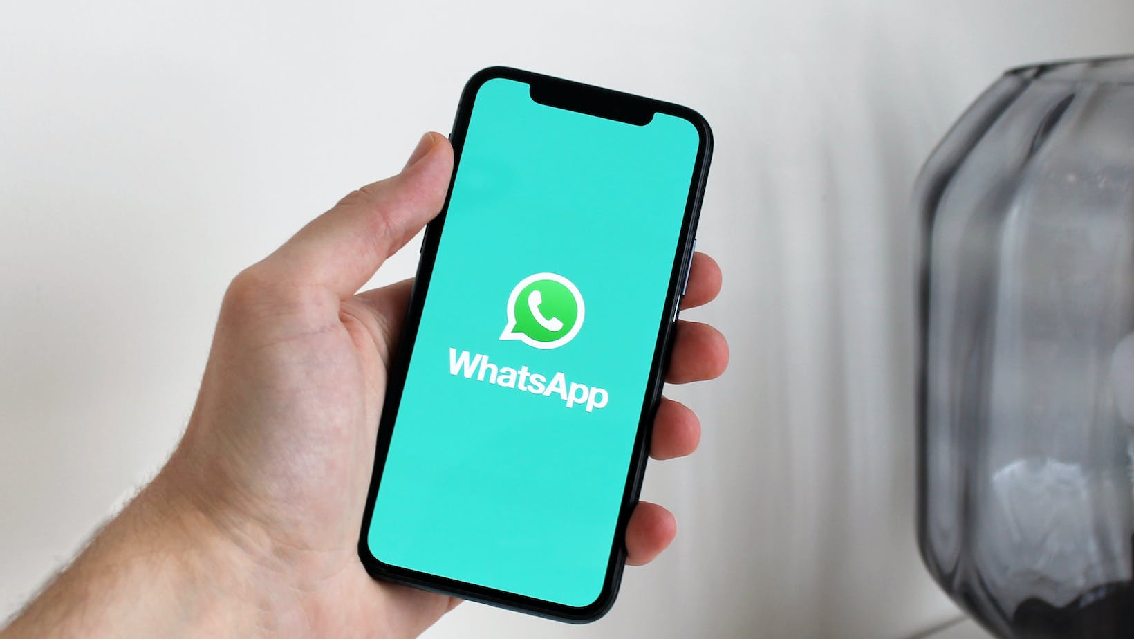 How to Download WhatsApp For BB 9320