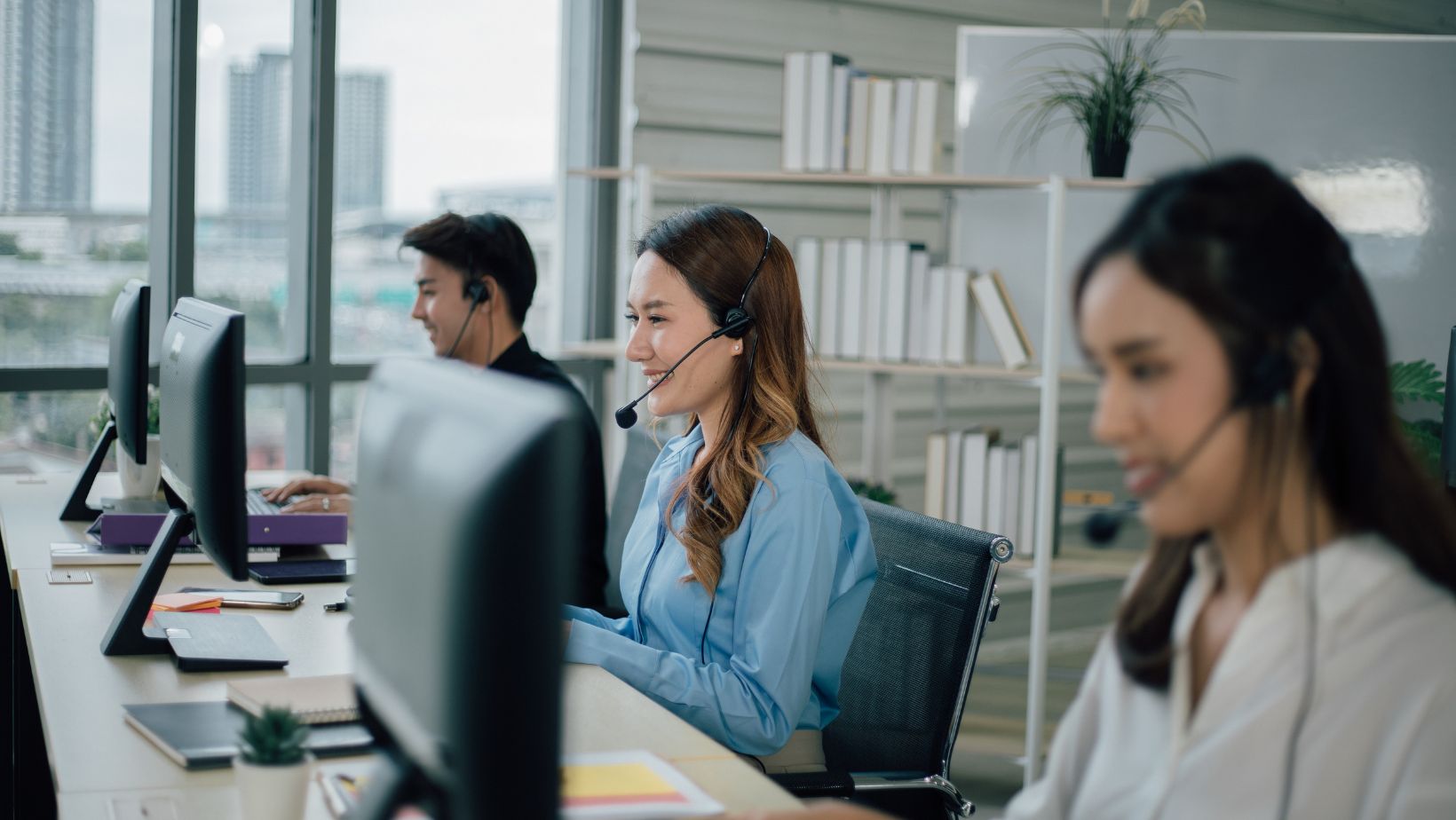 Why Insurance Call Centers Need Real-Time Data Tools