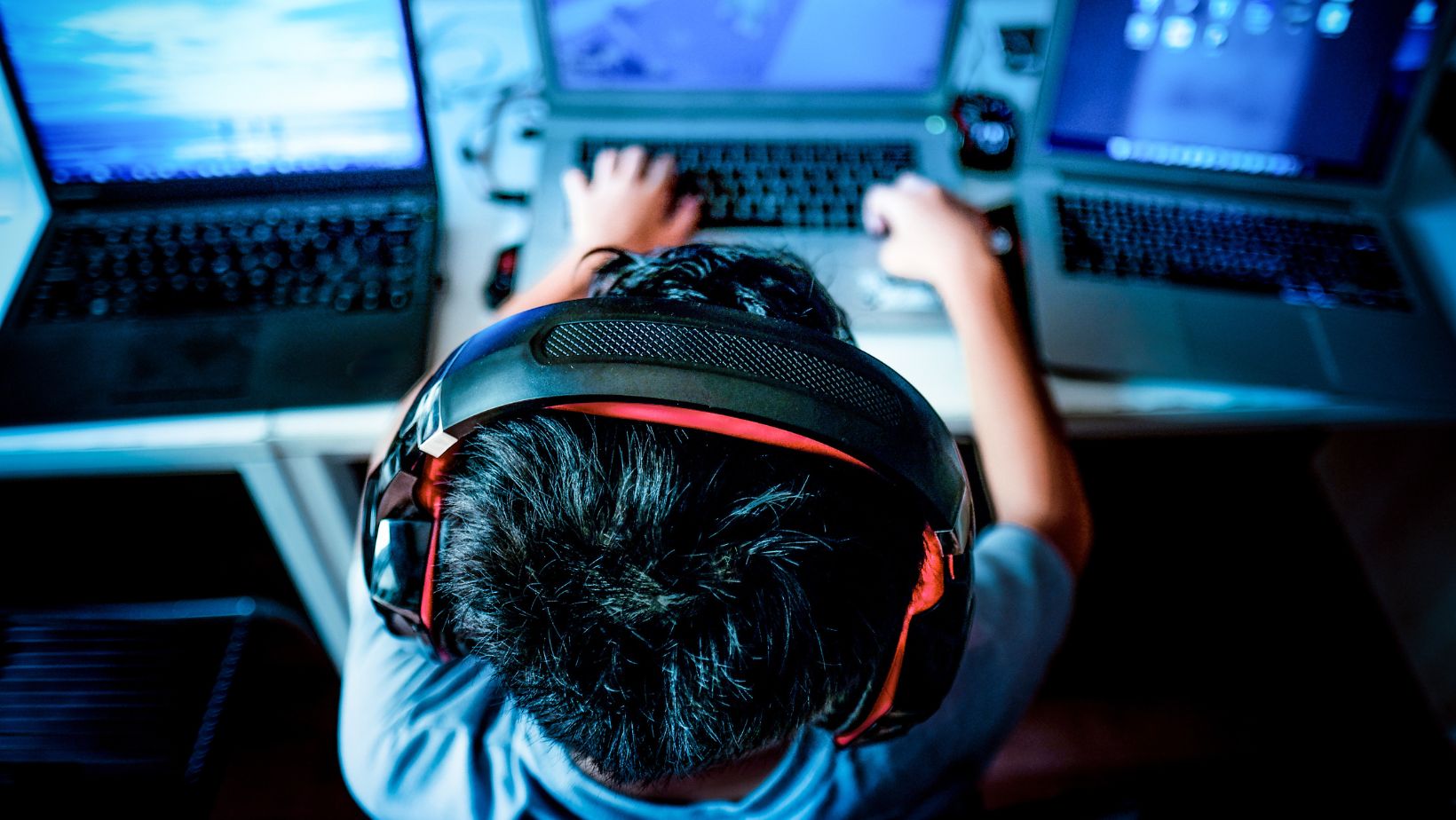 Adaptive Difficulty in Live Competitive Matches: When Games Real-Time Adjust to Player Skill